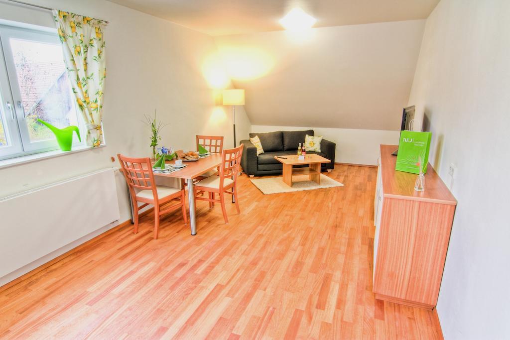 Jungingers Aparthotel Holzheim  Phòng bức ảnh
