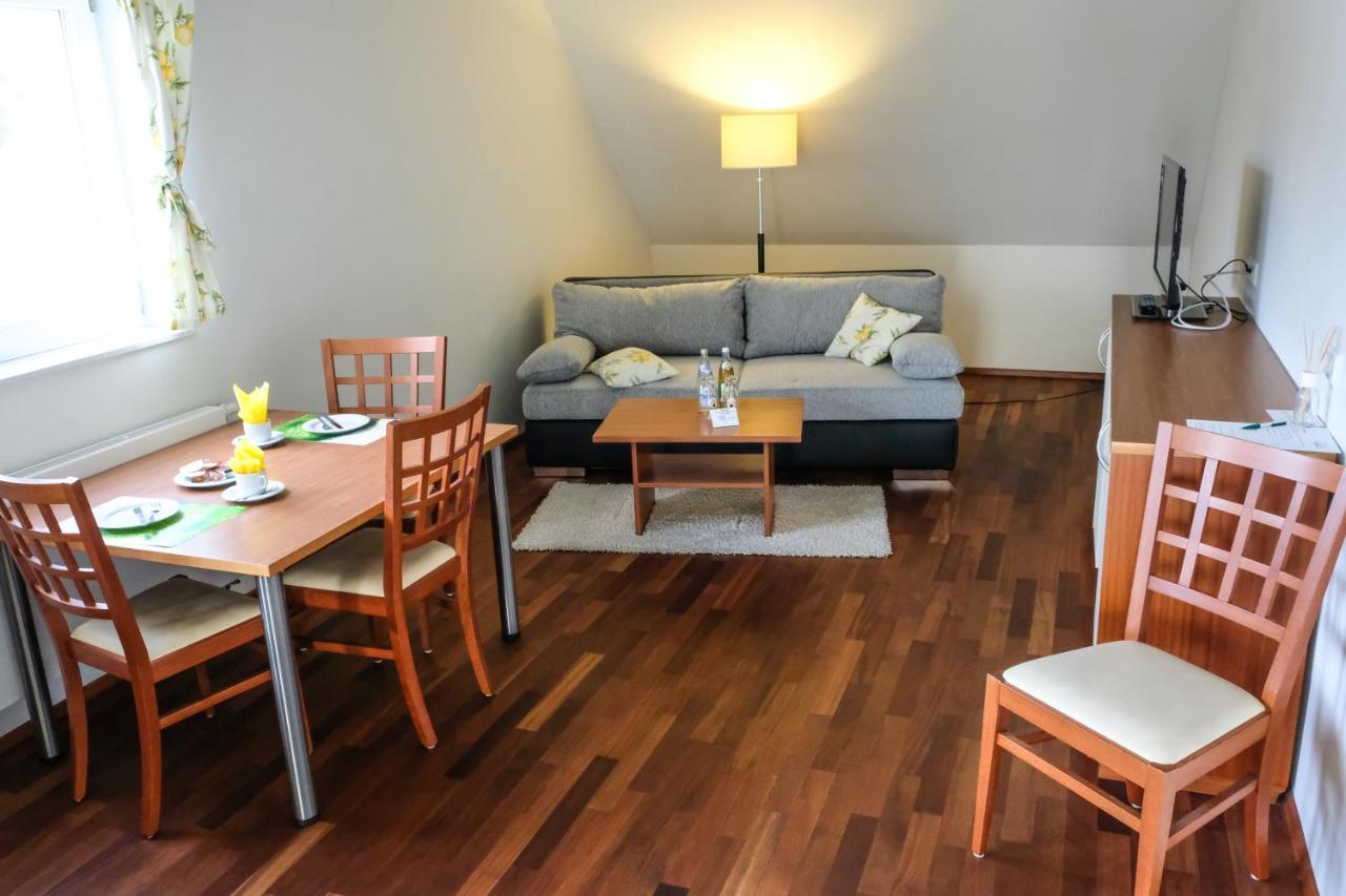 Jungingers Aparthotel Holzheim  Ngoại thất bức ảnh