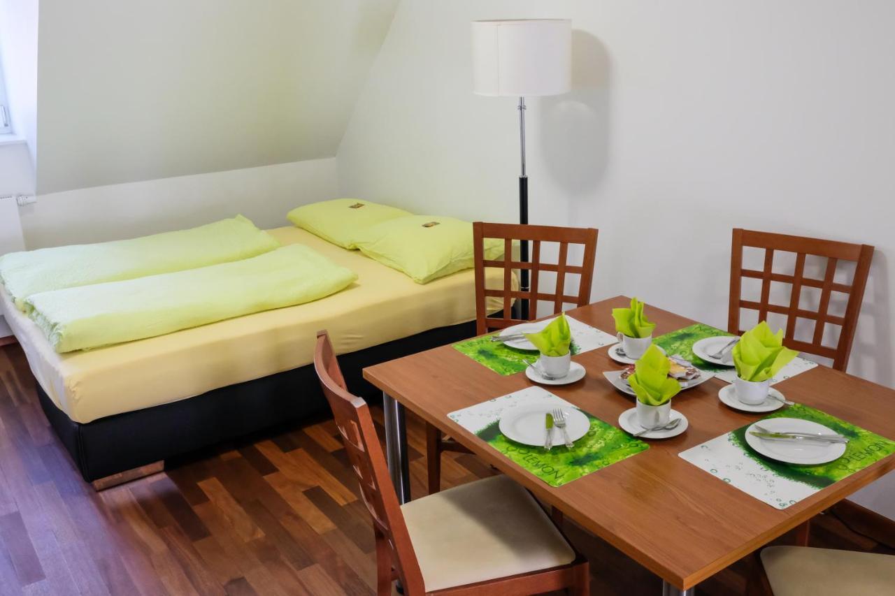 Jungingers Aparthotel Holzheim  Ngoại thất bức ảnh